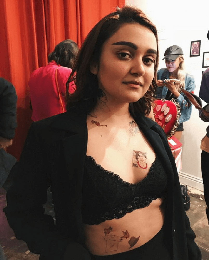 Ariela barer sexy