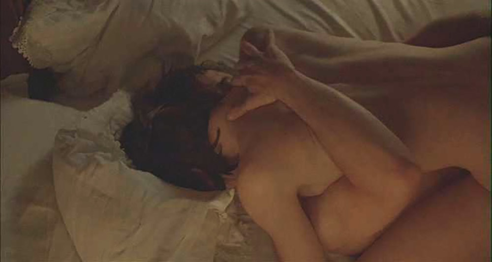 Elizabeth Hurley Nude Pics Porn And Topless Sex Scenes 2021