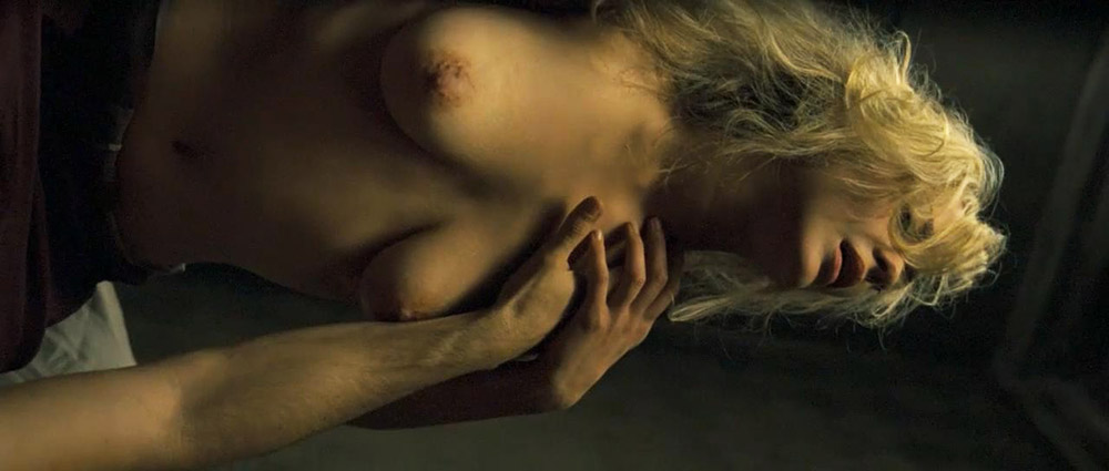 Marion Cotillard topless in sex video