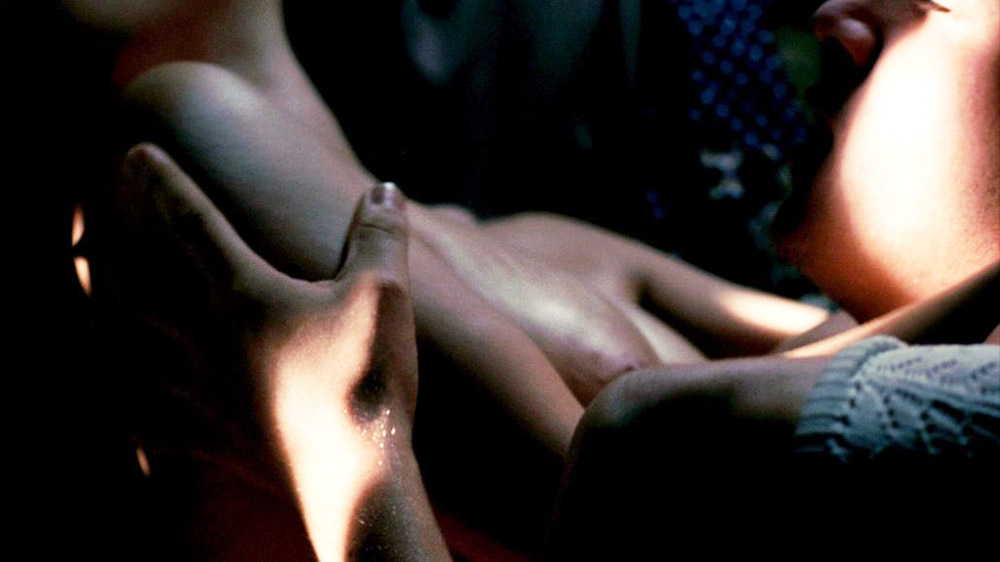 Salma Hayek Nude and Sex Scenes from 'Frida' .