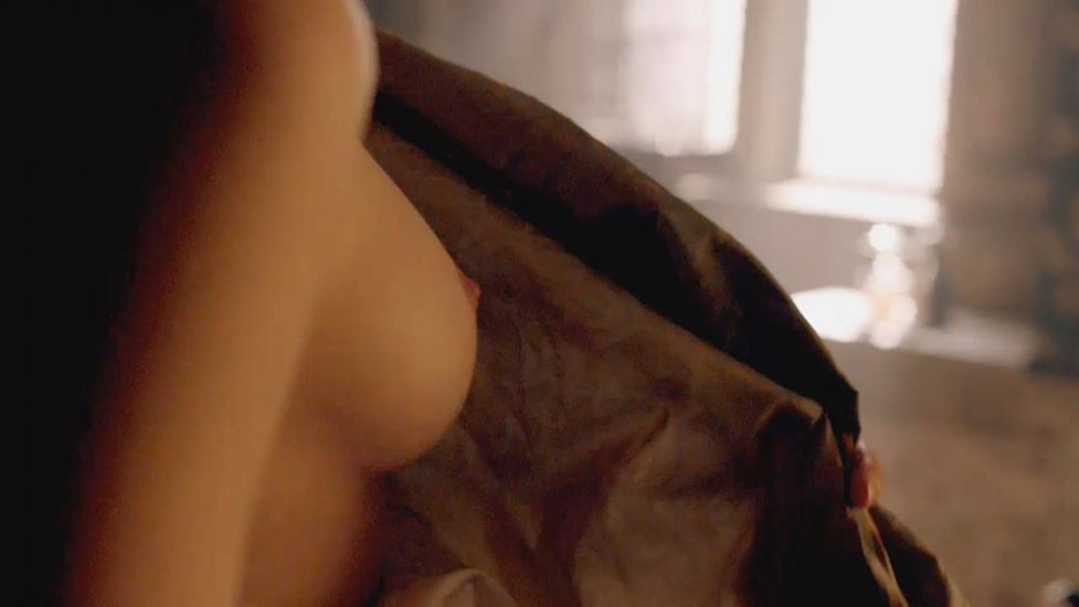 Freya Mavor nude boobs.