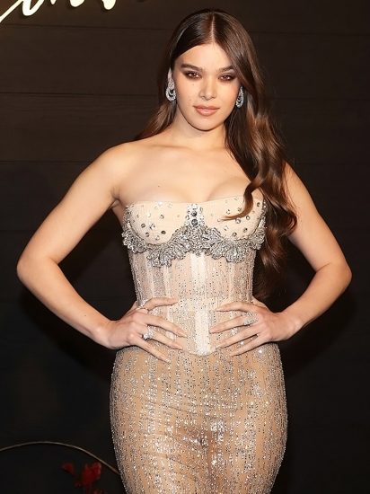 Hailee Steinfeld Nude Pics & Hot Scenes Collection 36