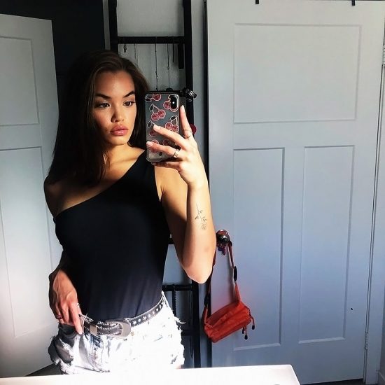 Paris Berelc hot mirror selfie