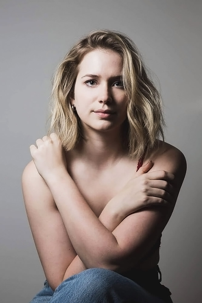 Elizabeth Lail Nude And Topless Pics And Sex Scenes Scandal Planet 4359