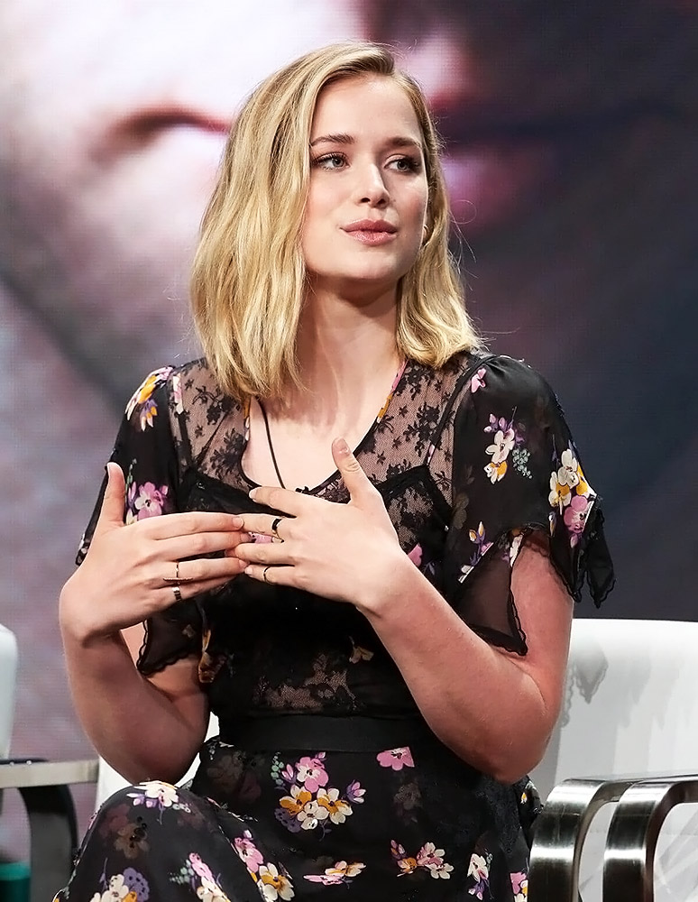 Elizabeth Lail Nude And Topless Pics And Sex Scenes Scandal Planet 1458