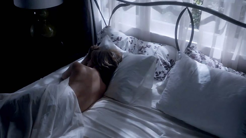Jennifer Love Hewitt naked sex scene