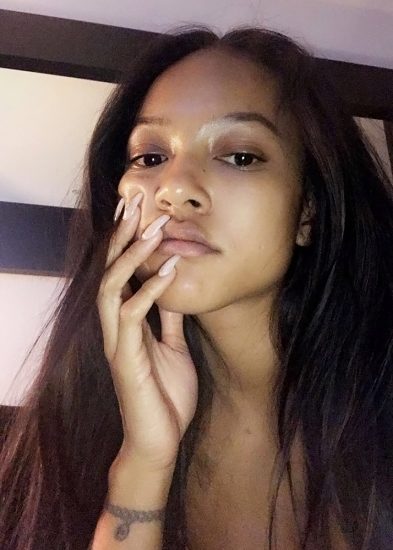 Karrueche Tran leaked selfie