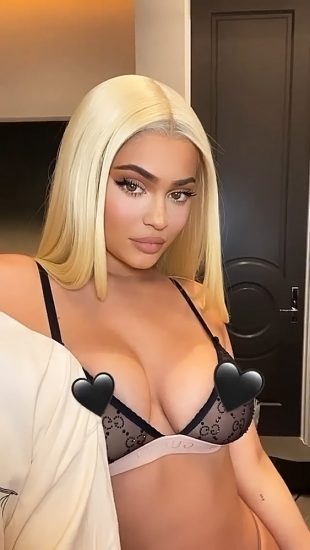 Kylie Jenner Nude and PORN With Travis Scott Leaked ! 2020 News! 1466