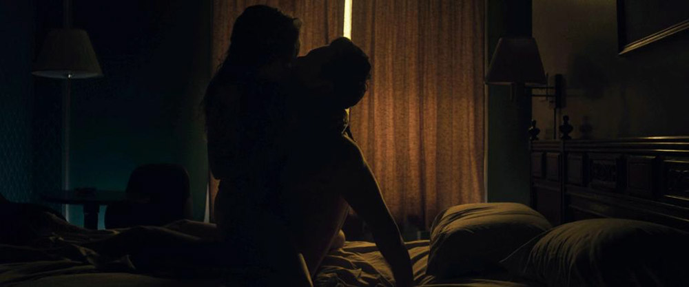 Emilia Clarke Nude Pics and Naked in Sex Scenes 32