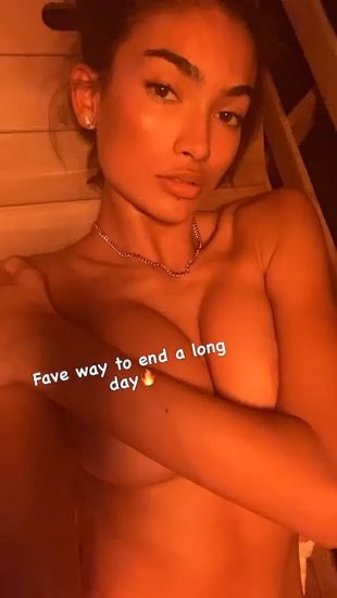Kelly Gale Nude & Topless Pics And LEAKED Sex Tape 10