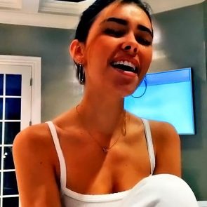 Madison Beer Nude LEAKED Pics & Sex Tape Porn Video 33