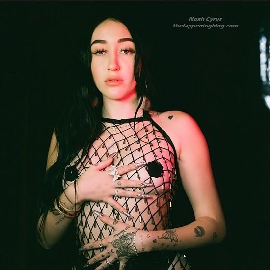 Noah Cyrus Nude LEAKED Pics And Hot Porn Video 57