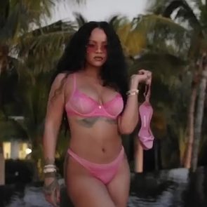 Rihanna Nude Leaks and PORN Sex Tape [2020 NEWS] 74