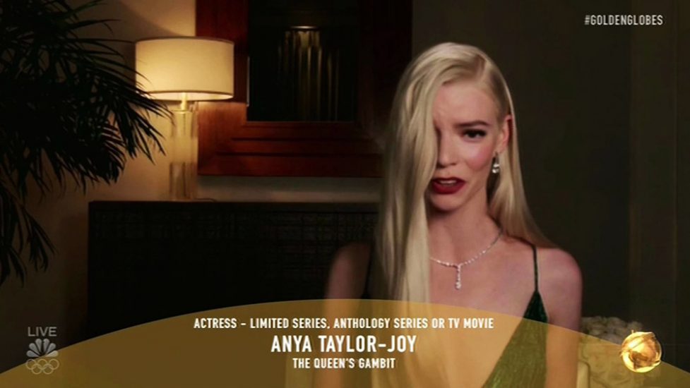 Anya Taylor Joy Nude & Sexy Photos Collection 65