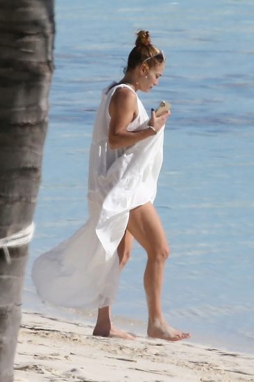 Jennifer Lopez Nude Pics and Naked Sex Videos 89