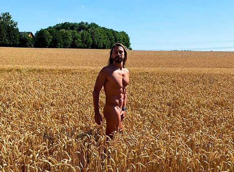 Bob Sinclar NUDE On The Beach & Shirtless, Bulge & Hot Pics 79