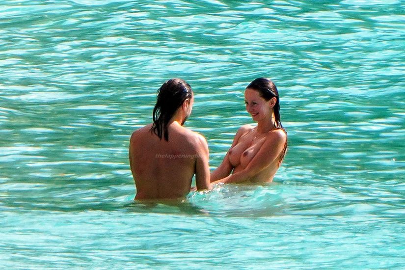 Bob Sinclar NUDE On The Beach & Shirtless, Bulge & Hot Pics 36