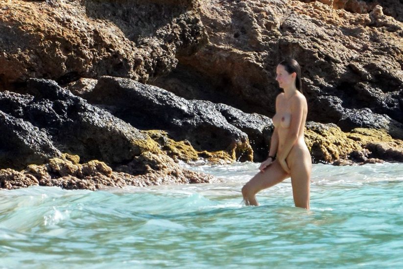 Bob Sinclar NUDE On The Beach & Shirtless, Bulge & Hot Pics 145