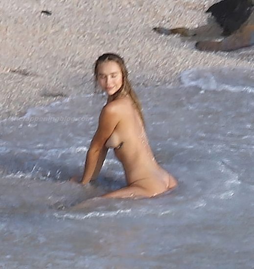 Alexis Ren Nude LEAKED Pics and SnapChat Private Porn 54