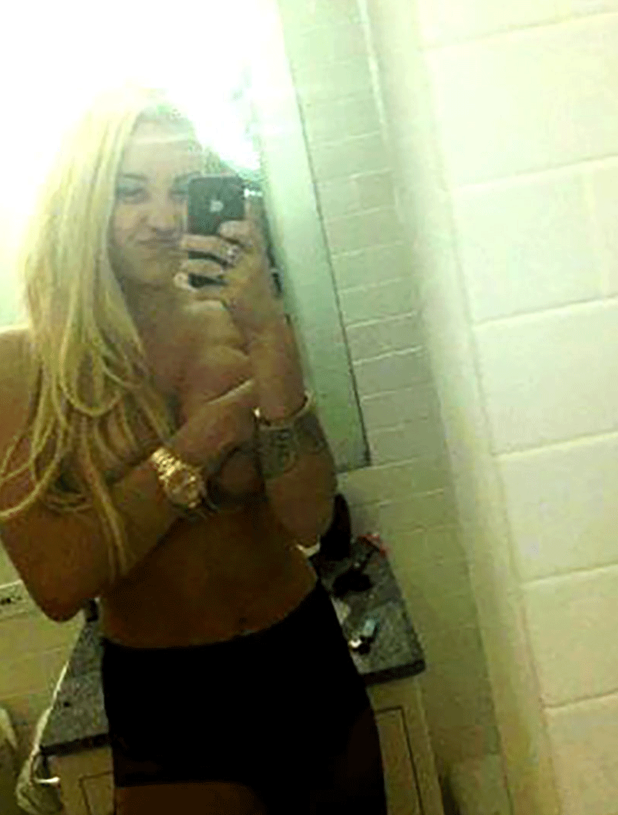 Amanda Bynes Nude and Scandalous Private Photos.