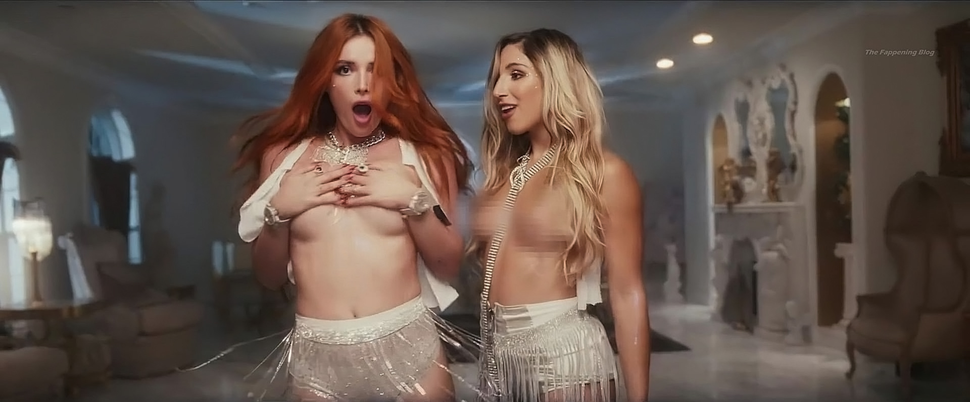 Bella Thorne’s nude boobs before shooting a new sex scene for her account o...
