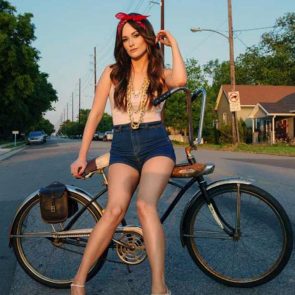 Kacey Musgraves Nude Photos and Sex Tape [2021] 29