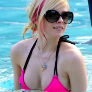 Avril Lavigne Nude in Leaked Porn and Private Pics 34