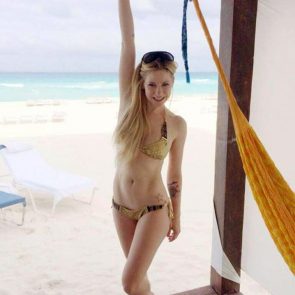 Avril Lavigne Nude in Leaked Porn and Private Pics 29