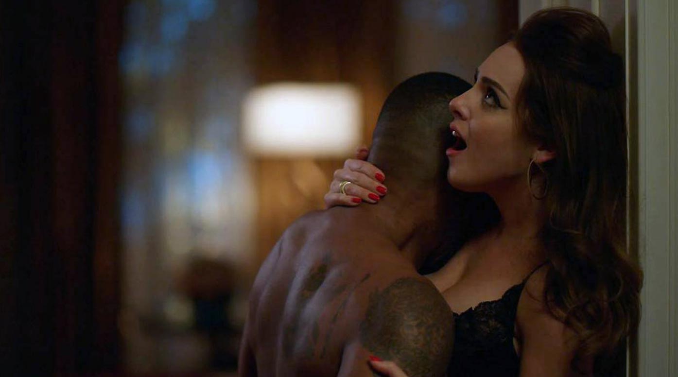 Hot busty actress Elizabeth Gillies cleavage was seen in her new sexy scene from '...