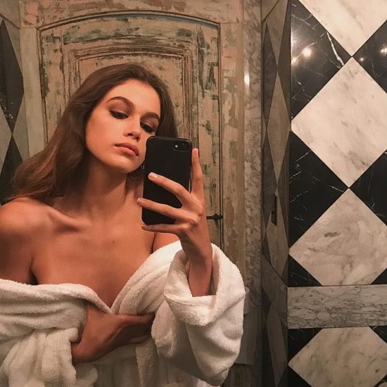 Kaia Gerber Nude LEAKED Pics, Topless on the Runway & Porn 552