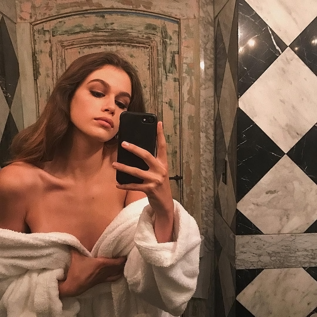 Kaia Gerber Nude Leaked Pics Topless On The Runway And Porn