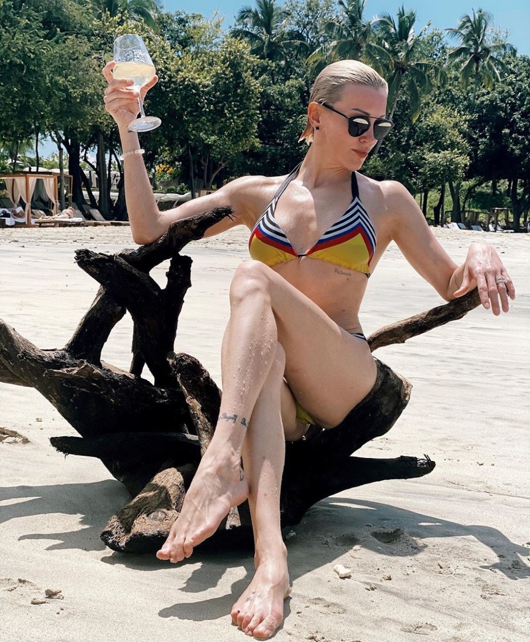 Calandra recommends best of Retro dp porn bikini Katie cassidy