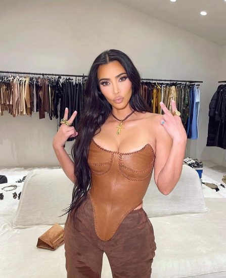 2021 Kim Kardashian Nude in Sex Tape – Famous PORN ! 287
