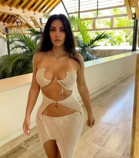 2021 Kim Kardashian Nude in Sex Tape – Famous PORN ! 293