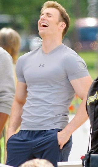 Chris Evans Nude Leaked Pic – Captain America is Big 1043