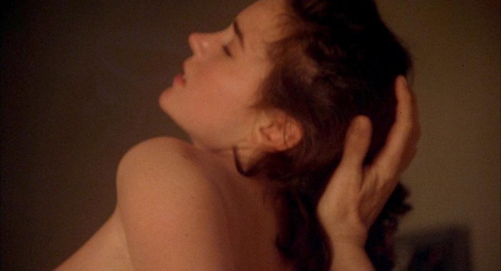 Jennifer Connelly naked sex in Mulholland Falls