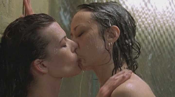 Milla Jovovich naked lesbian sex 2