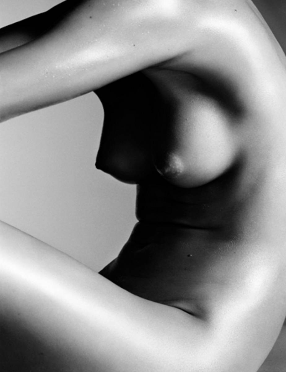 Miranda Kerr Nude Images.