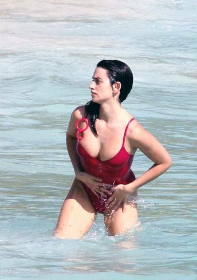 Penelope Cruz Nude Pics, Porn and Sex Scenes 2021 865