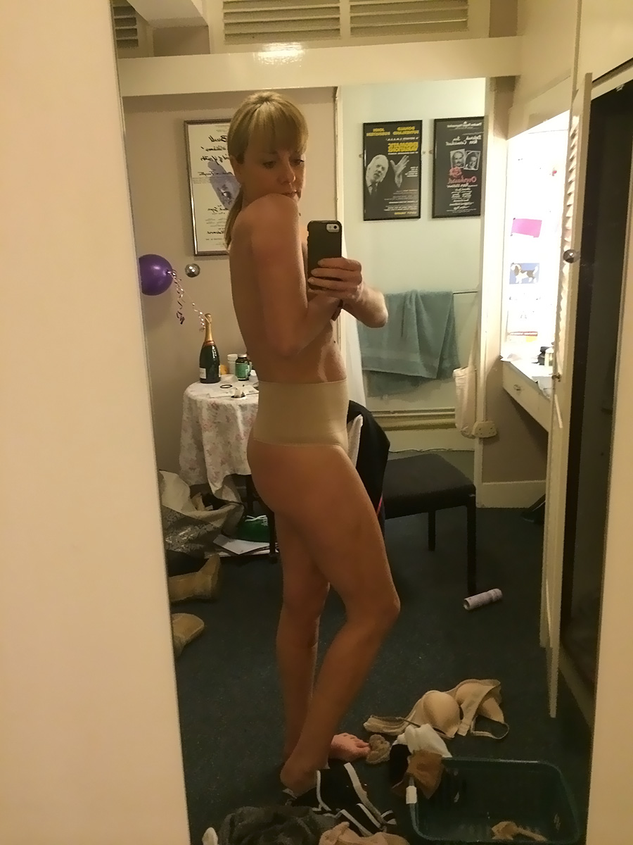 Tamzin Outhwaite nude leaked pics.