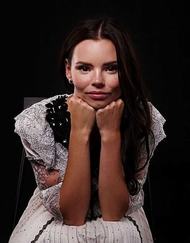 Eline Powell Nude Feet Pics And Topless Scenes Scandal Planet