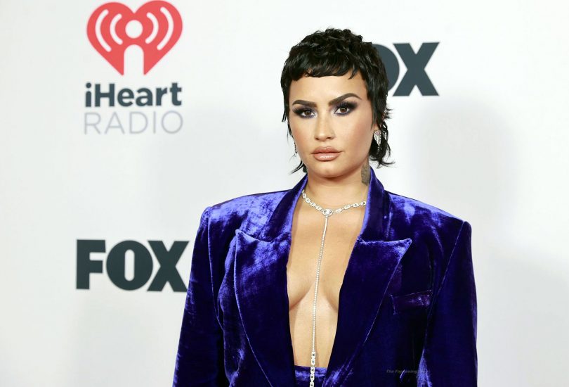 Demi Lovato huge cleavage