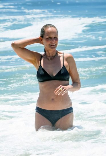 Beach Topless Movie Scenes - Helen Hunt NUDE in Explicit Sex Scenes - Scandal Planet