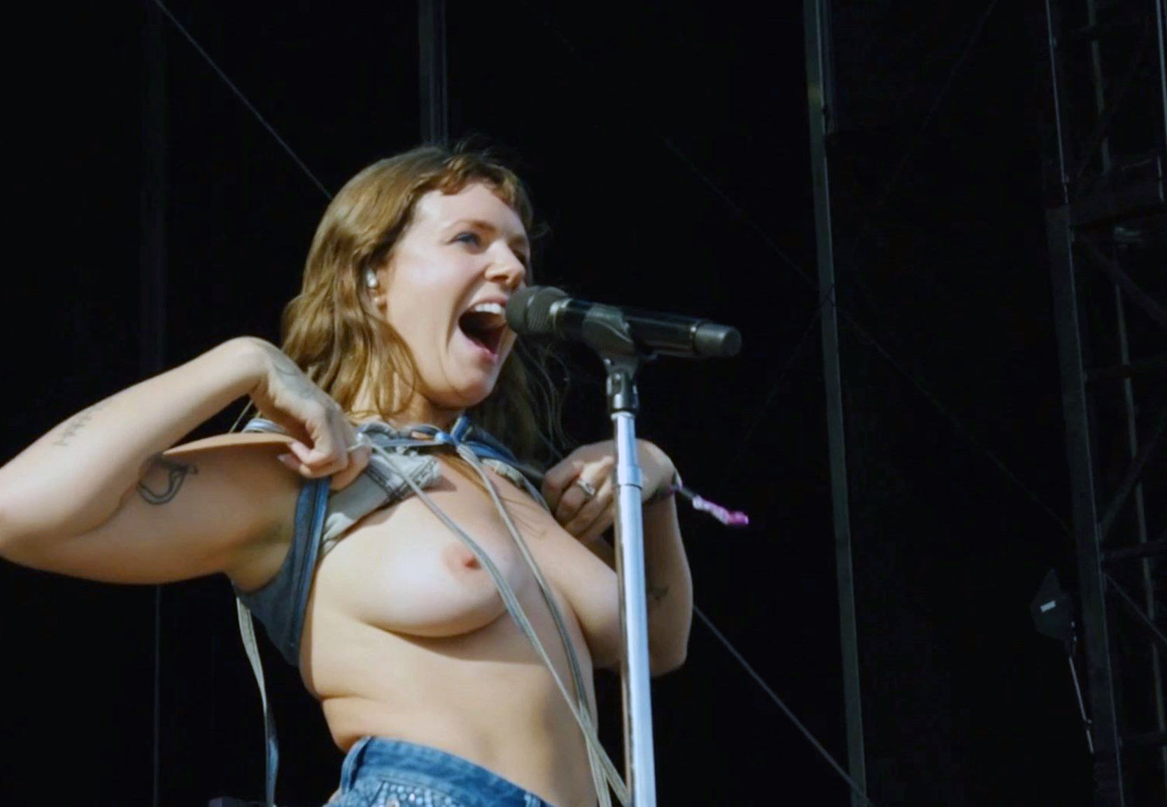 Tove Lo Nude and Topless on Stage.