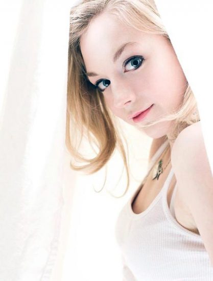 Emily Kinney Nude Leaked Pics, Porn and Sex Scenes 35