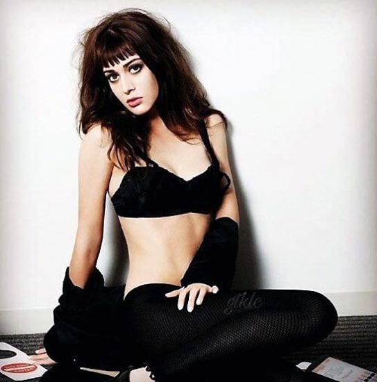 Lizzy Caplan Nude LEAKED Pics, Porn and Sex Scenes 54