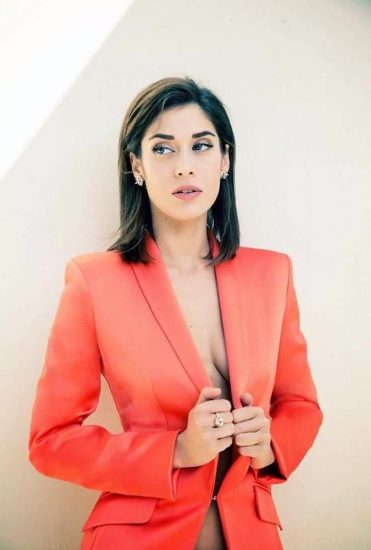 Lizzy Caplan Nude Leaked Pics Porn And Sex Scenes Scandal Planet 