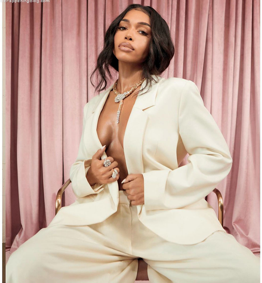So, I thought I should show you some of the newest Lori Harvey hot photos c...