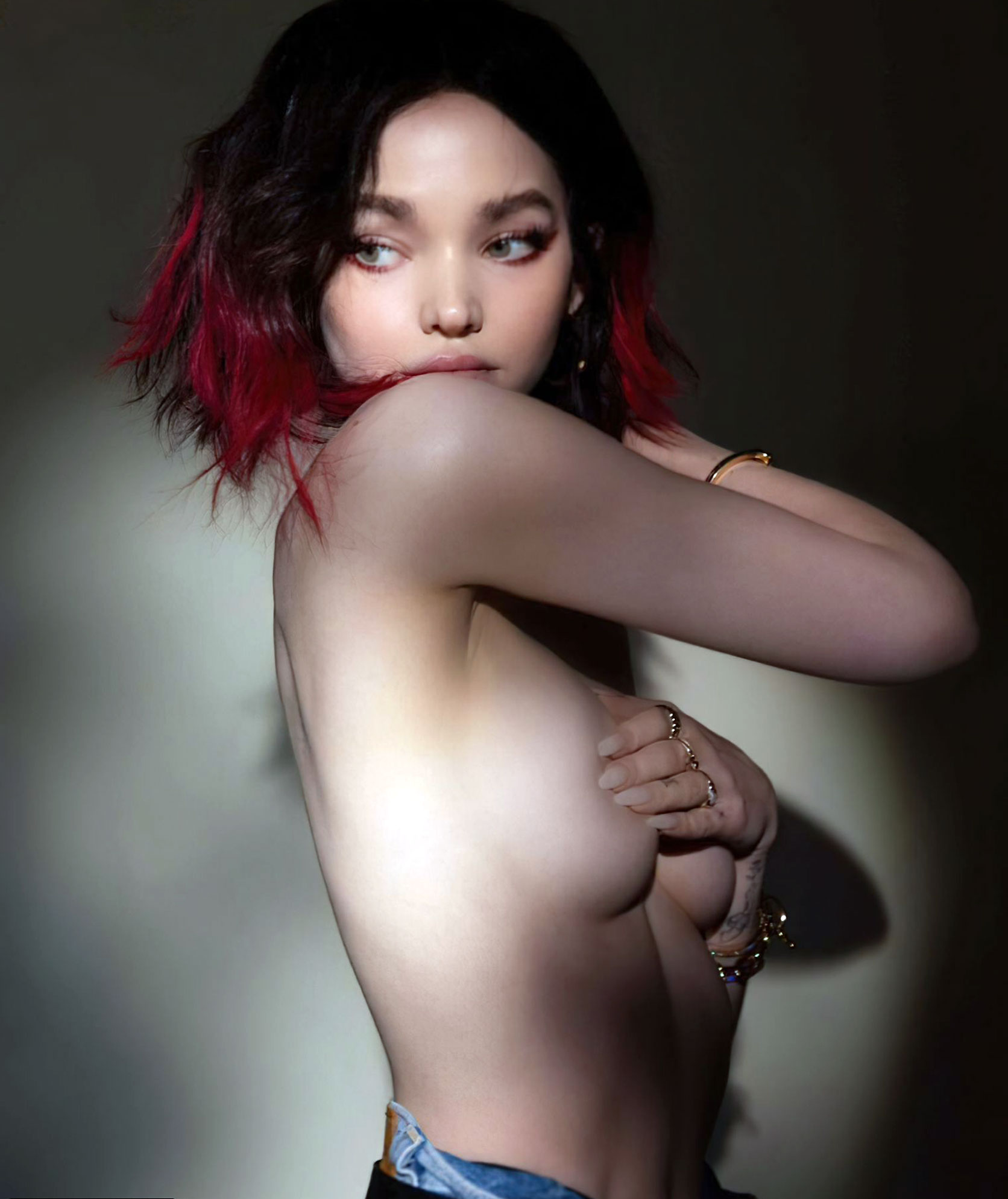 Check out these new Dove Cameron topless photos! 