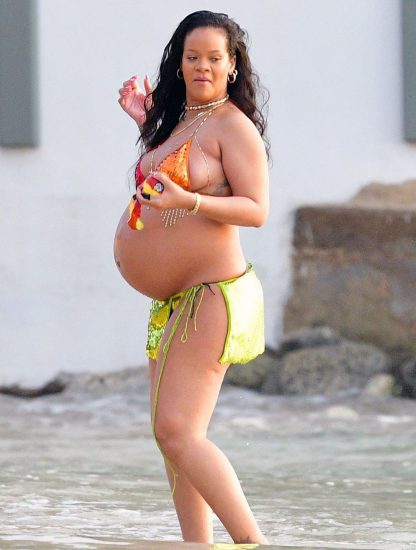 Rihanna Topless On Beach Nude - Rihanna Naked Leaks and PORN Sex Tape [2023 NEWS] - Scandal Planet